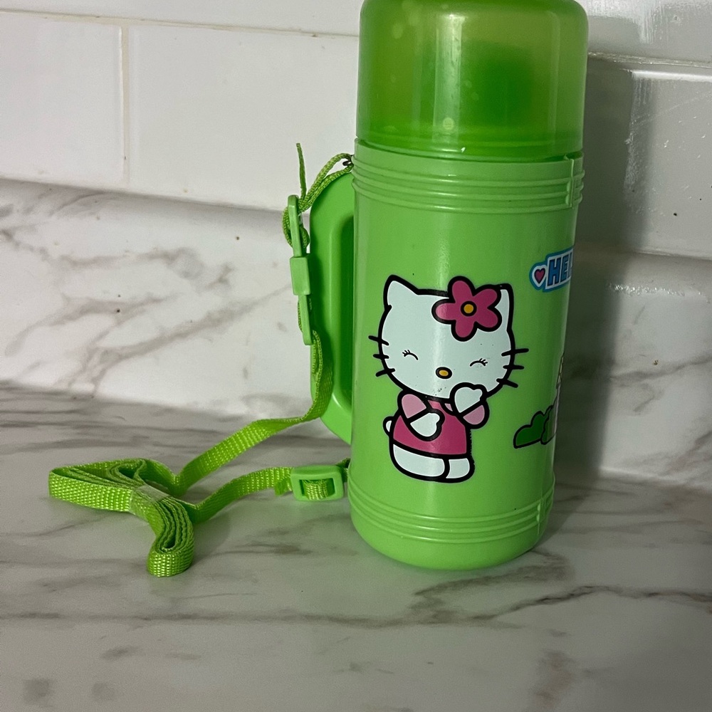 Sanrio Hello Kitty Green Plastic Water Bottle W/ Strap NOS- Vintage NEW 2005